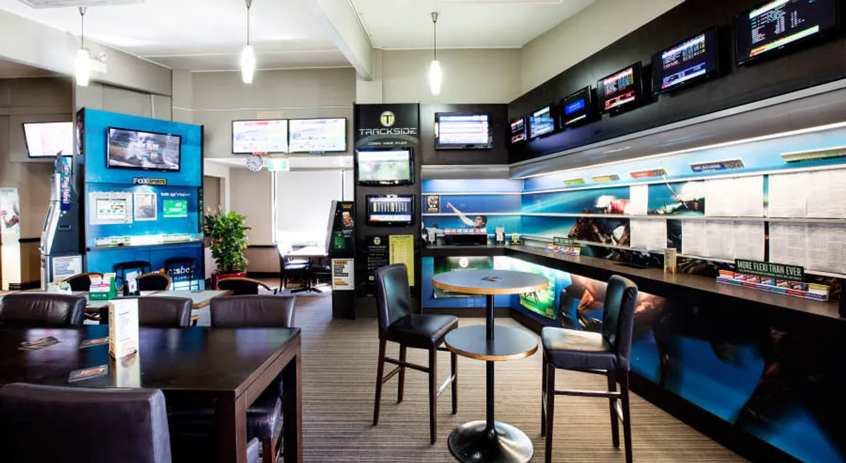 Belfield Hotel - Bar image