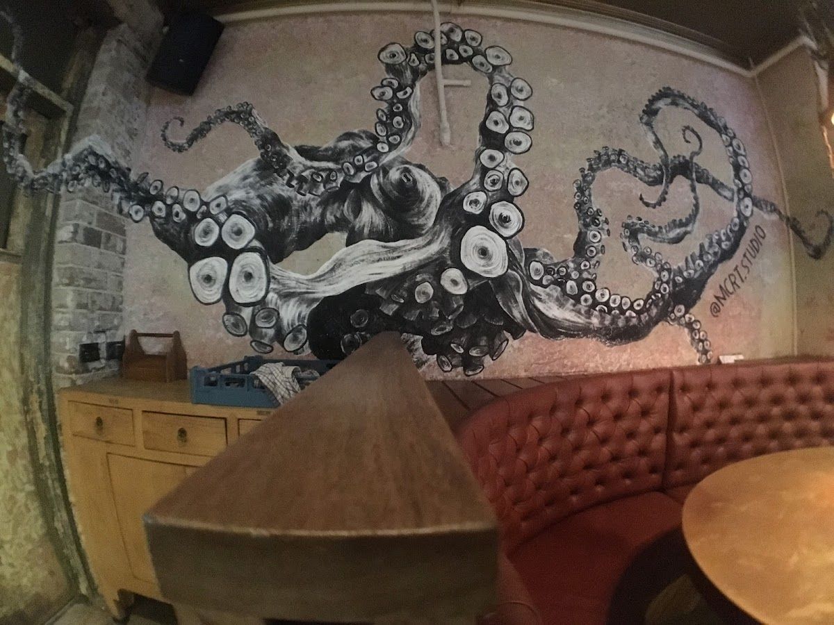 Captain Cook Hotel thumbnail 7
