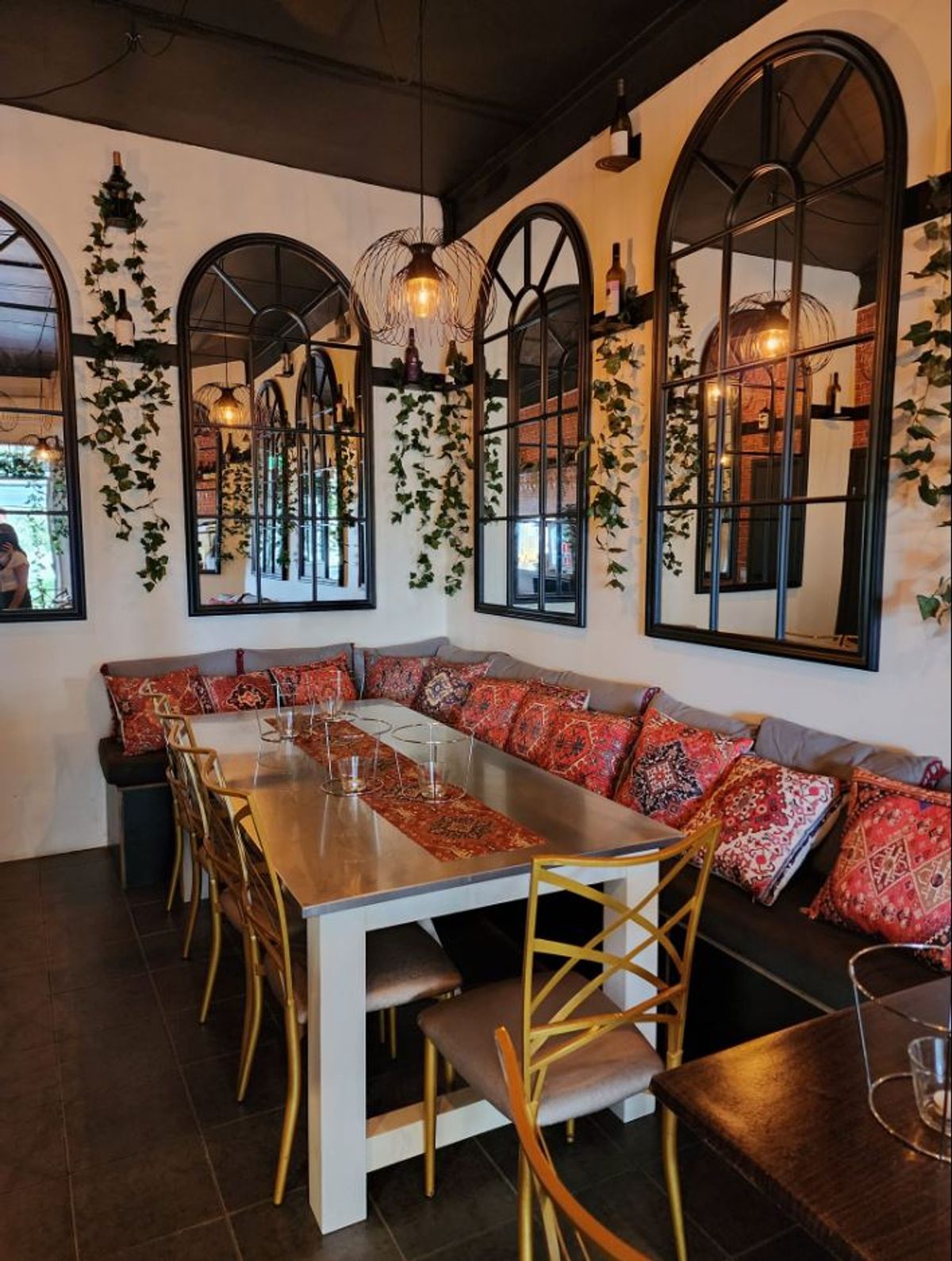 Killarney Pizza Tapas Wine Bar thumbnail 9