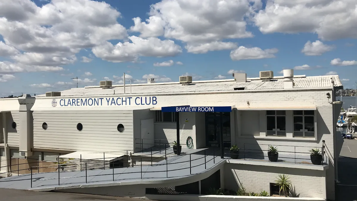Claremont Yacht Club - Bar image