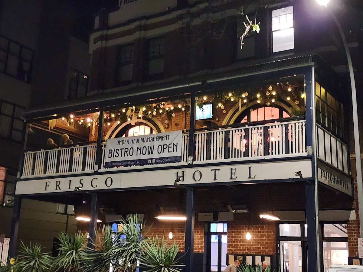 Frisco Hotel thumbnail 3