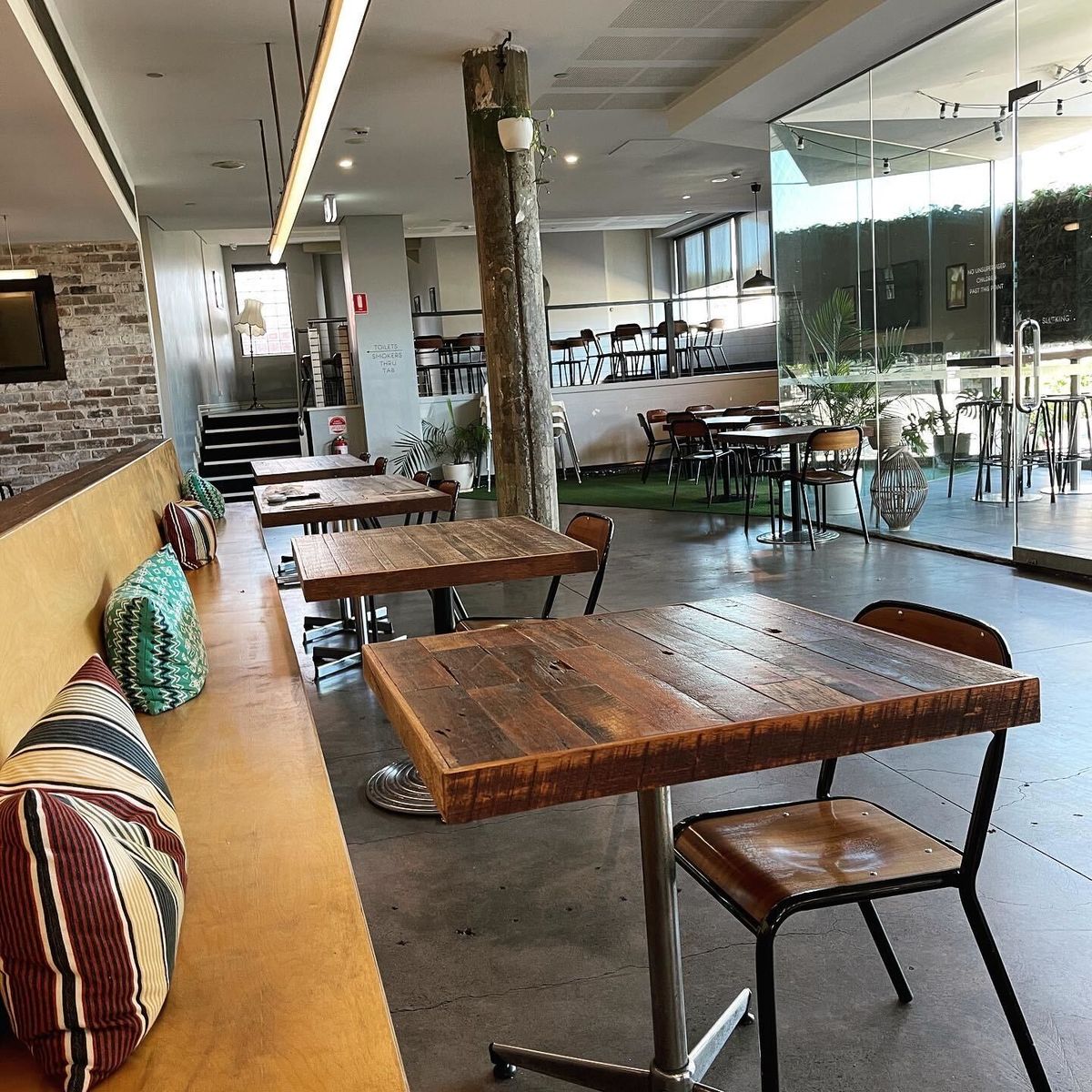 Banksia Hotel thumbnail 5