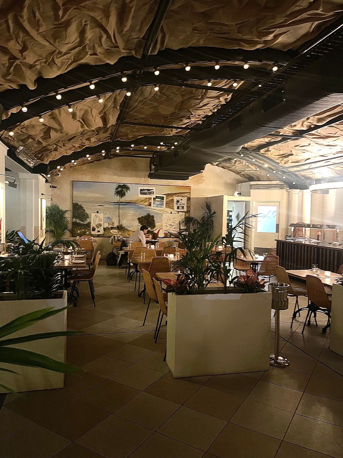 Marra Bar & Grill thumbnail 3