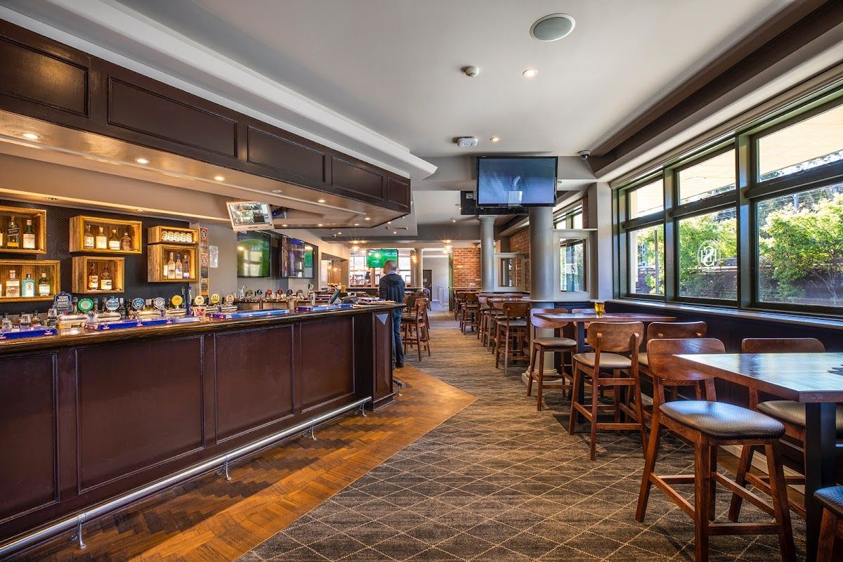 Featured image for Summer Hill Hotel