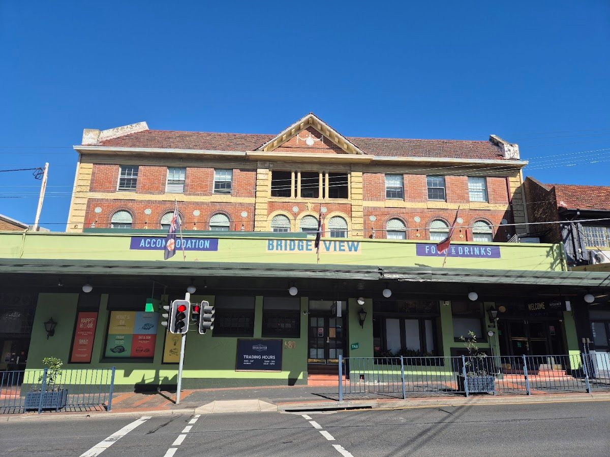 Bridgeview Hotel thumbnail 9