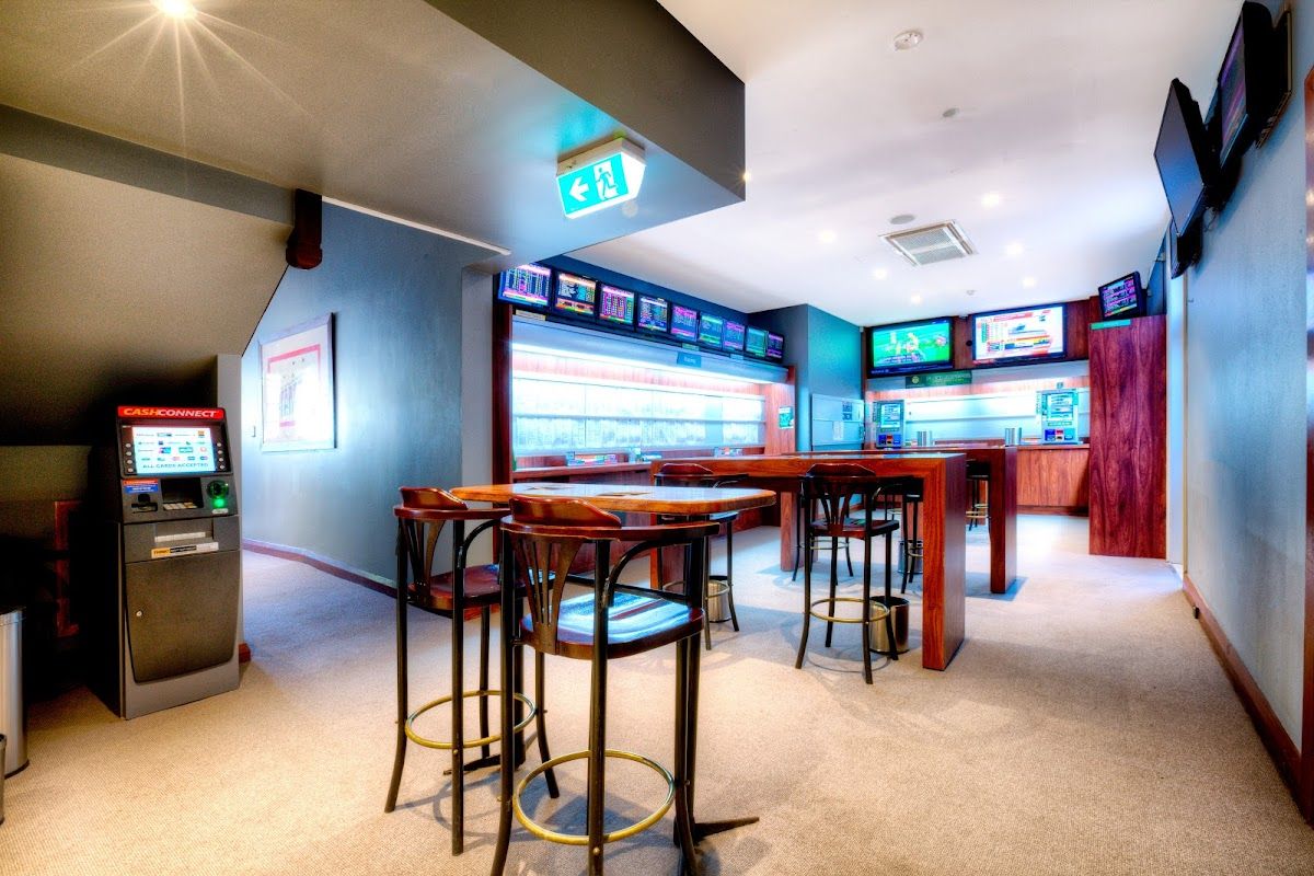 North Sydney Hotel thumbnail 6