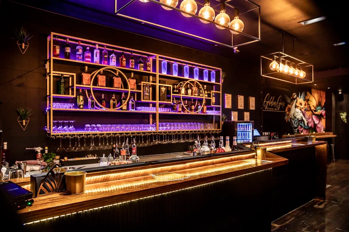 Golden Goose Cocktail Bar - Bar image