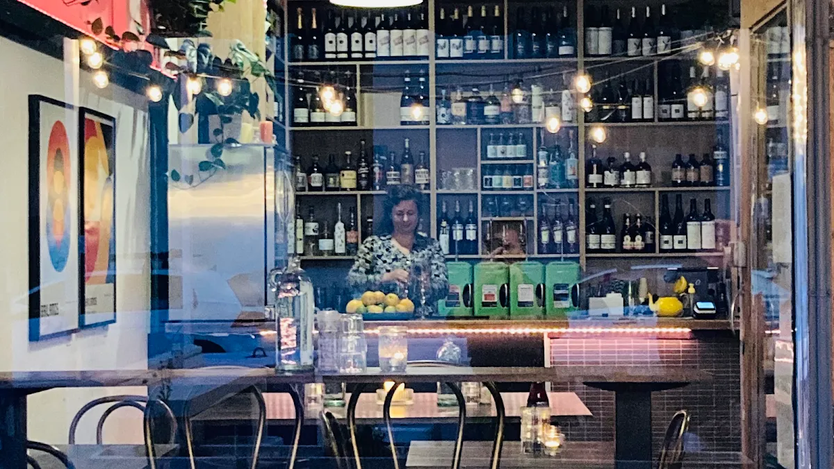 Min Lokal Wine Bar - Bar image
