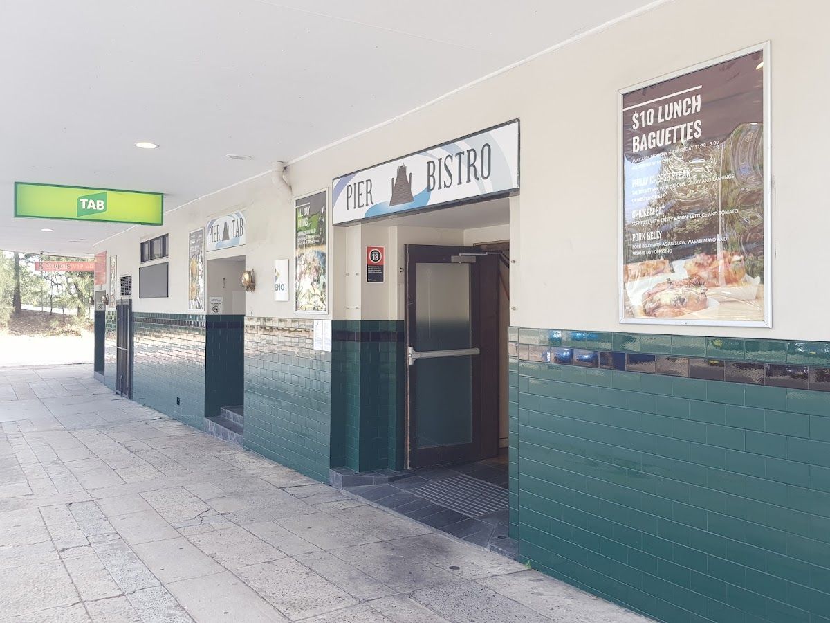 Pier Hotel thumbnail 9