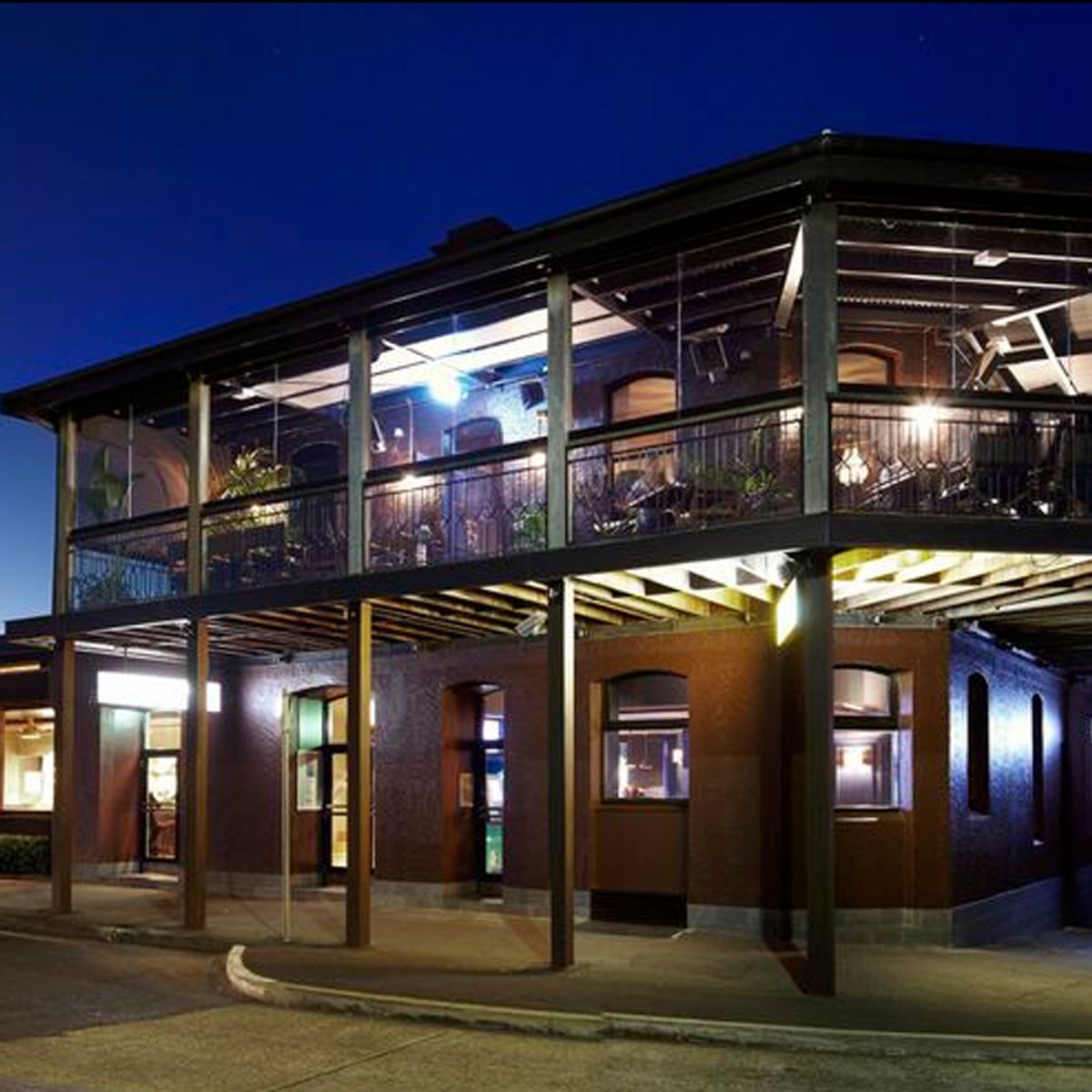 Woolwich Pier Hotel thumbnail 8