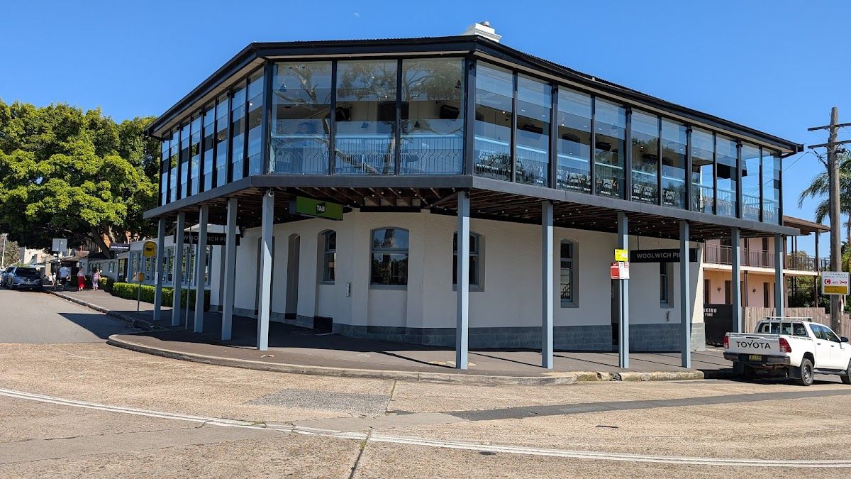 Woolwich Pier Hotel thumbnail 7