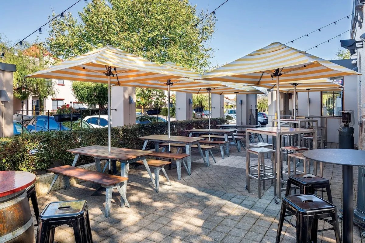 Featured image for Inglewood Hotel