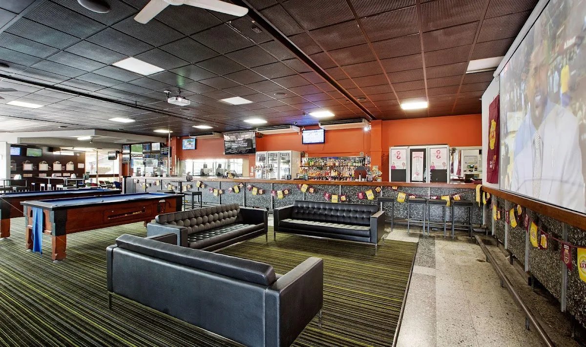 Featured image for Chardons Corner Hotel
