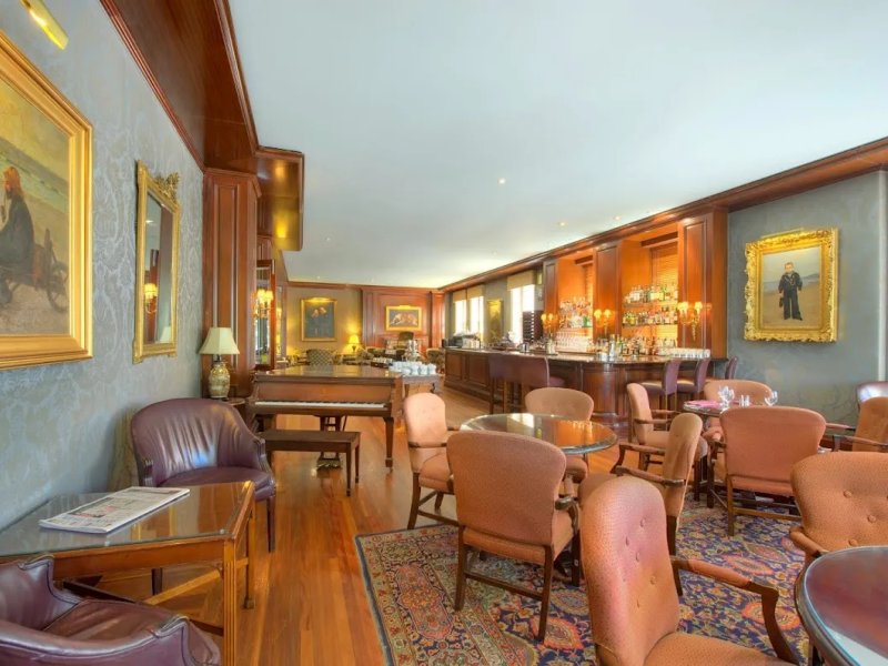 Highlander Whisky Bar photo 1