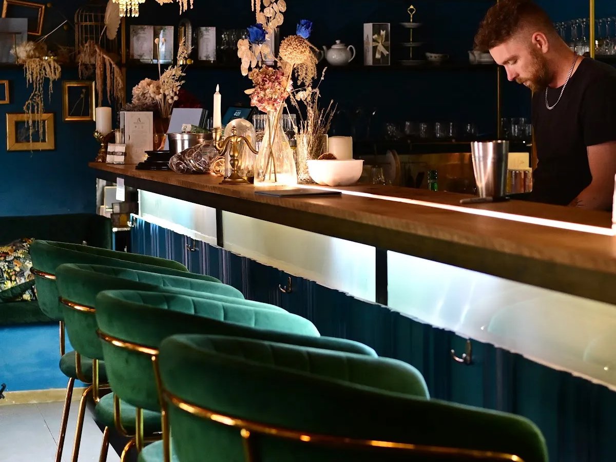 Featured image for Aces Bar