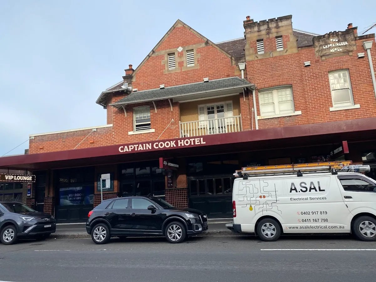 Featured image for Captain Cook Hotel