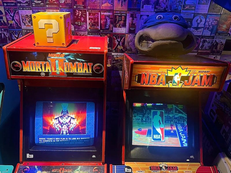 Astro's Arcade Bar photo 1