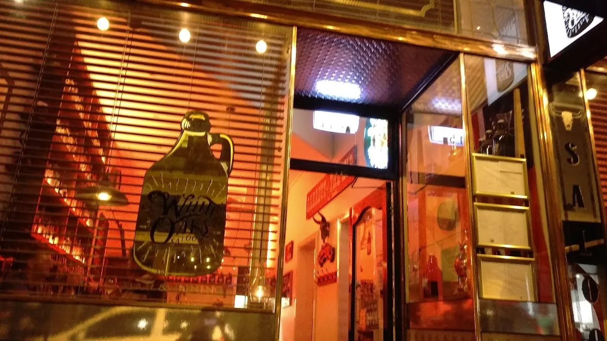 Featured image for White Oaks Saloon Bar & Dining