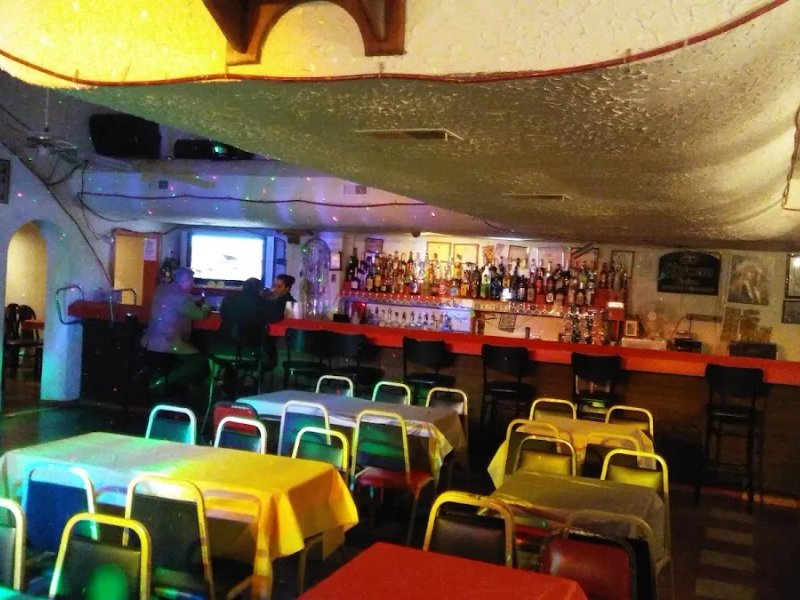 El Cacique Lounge photo 1