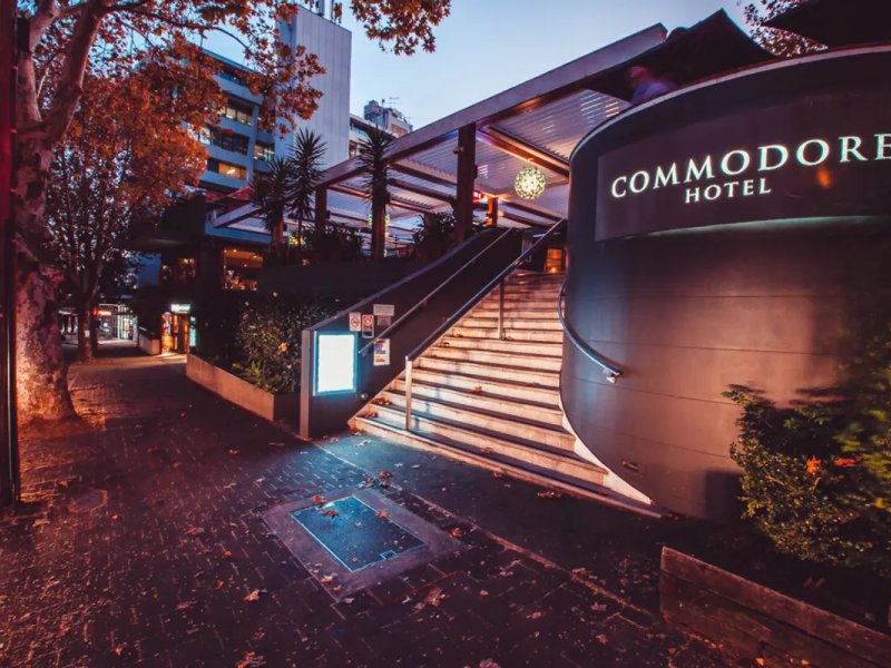 Commodore Hotel photo 1