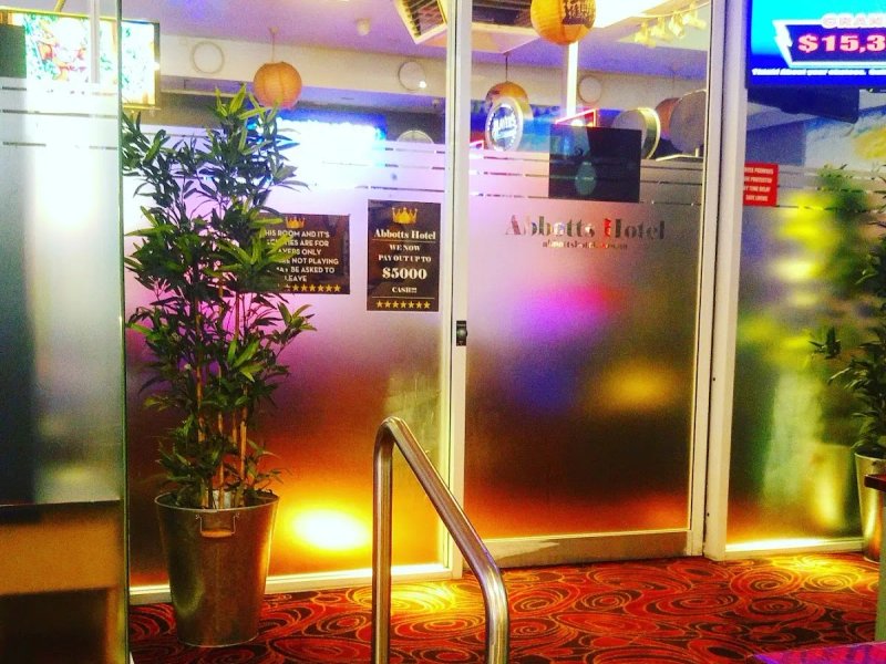 Abbotts Hotel photo 1