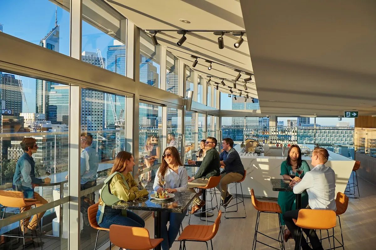 Featured image for 18 Knots Rooftop Bar