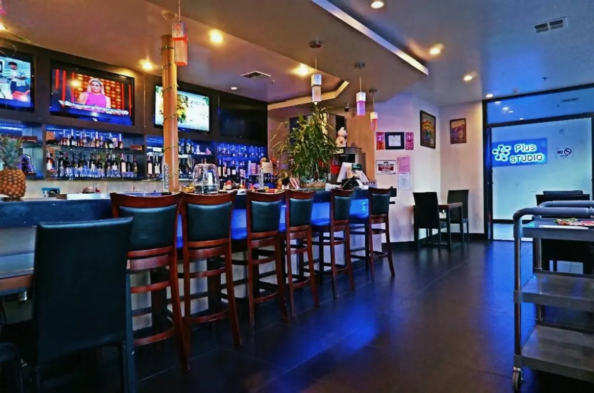 Featured image for E PLUS STUDIO Karaoke & Asian Bistro