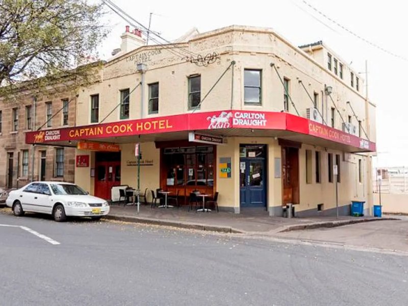 Captain Cook Hotel photo 1