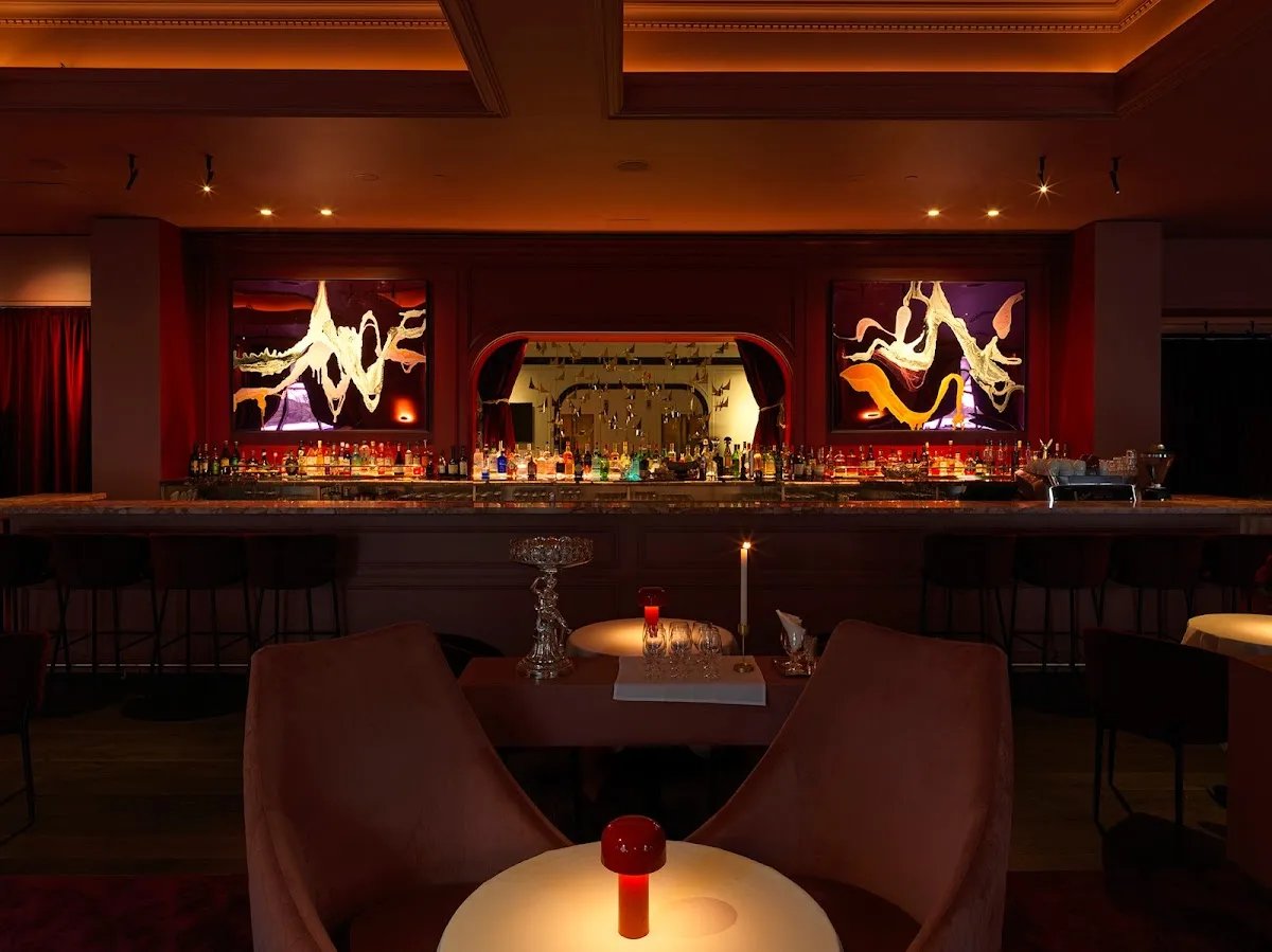 Featured image for The Bar – Dining and Classic Cocktails