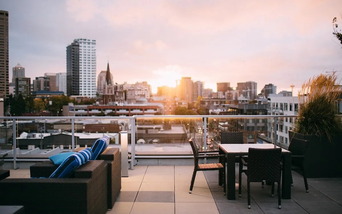Featured image for Aura Rooftop