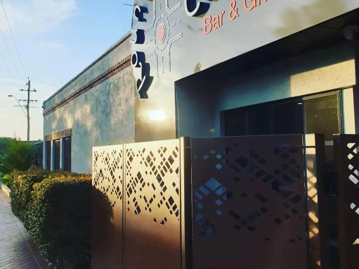 Featured image for Round the Corner Bar and Grill
