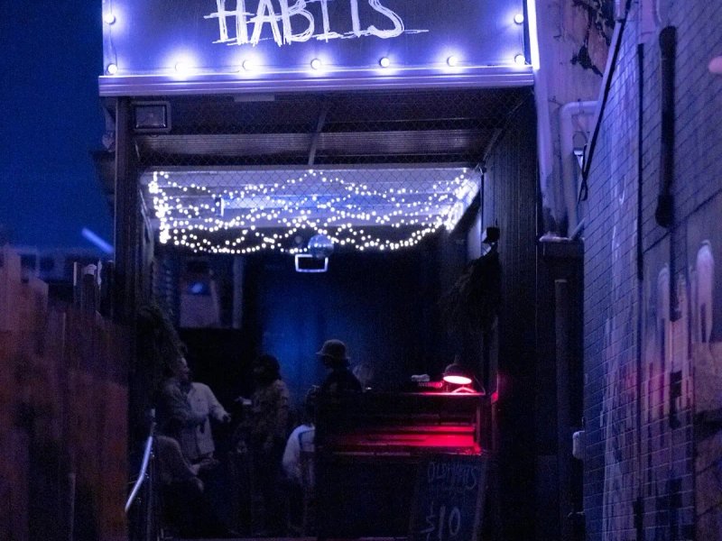 Old Habits Neighbourhood Bar photo 1