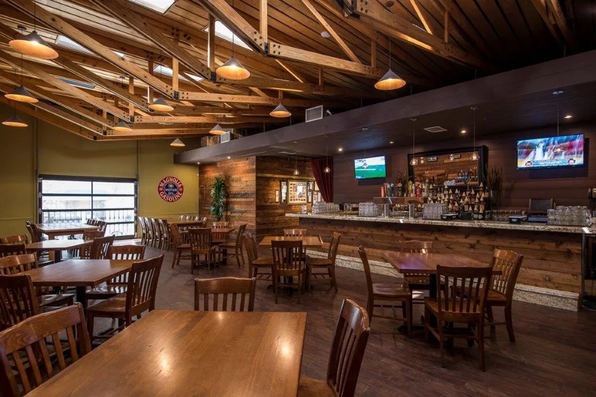 Featured image for Cedar Door Patio Bar & Grill