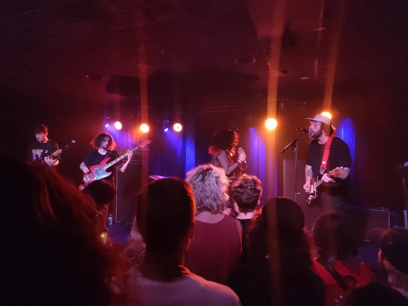 Stay Gold photo 1